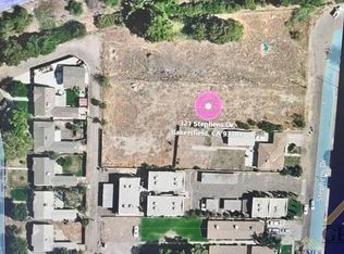 321 Stephens Dr, Bakersfield, CA 93304