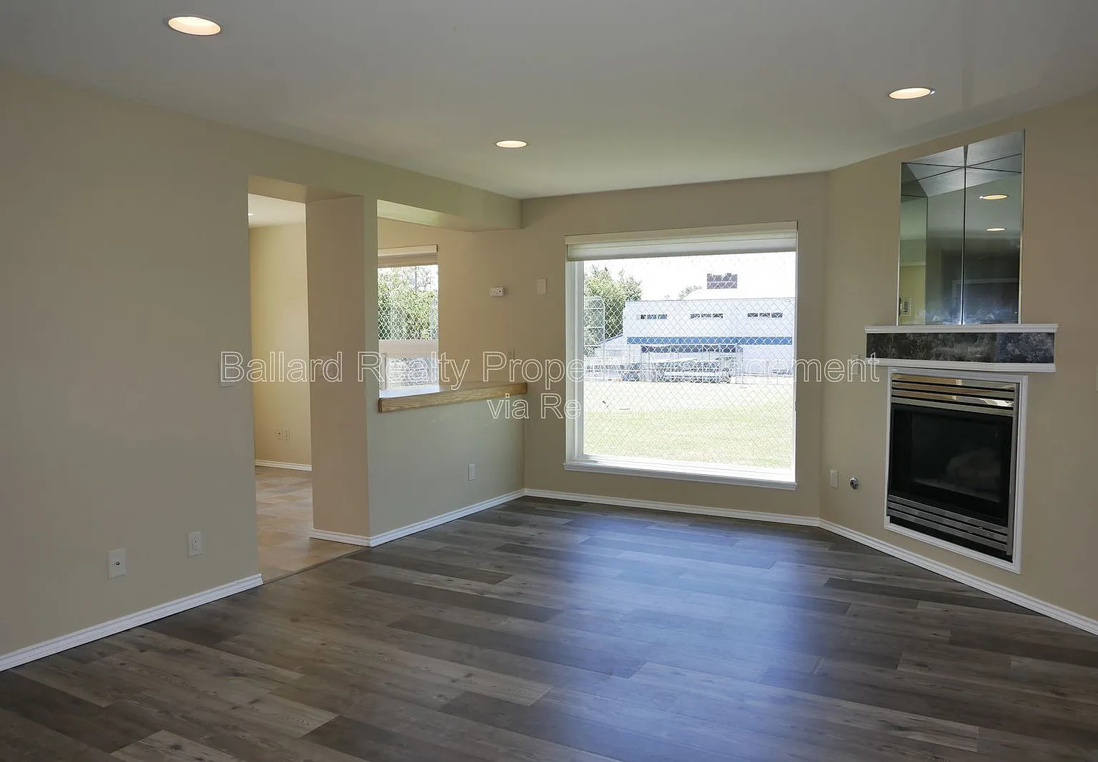 2 bed, 2.0 bath, 1800 sqft, $3,450 — Photo 3