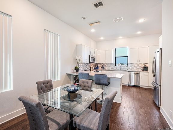 3rd image of 303 W Cypress St Unit 402