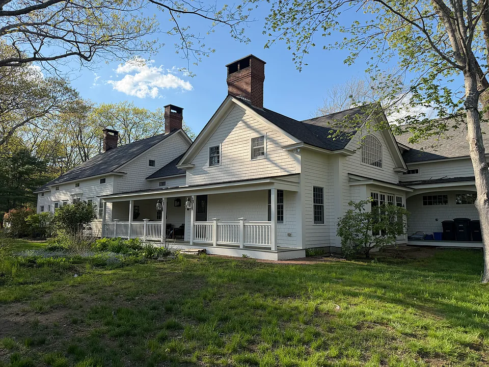112 Shore Rd