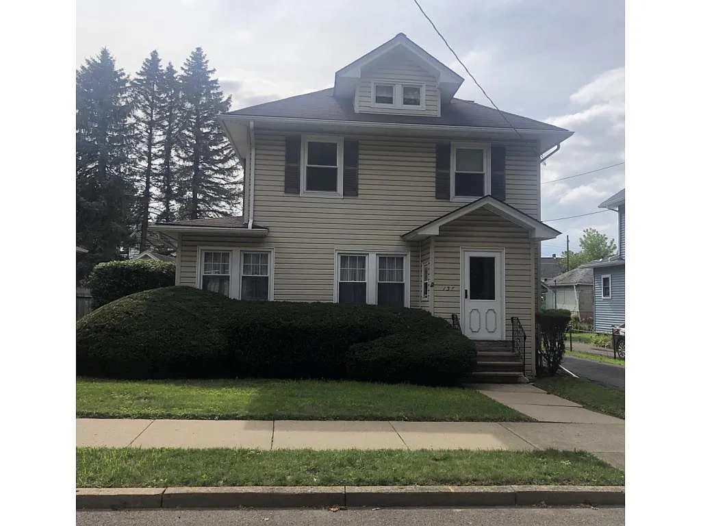 157 Matthews St photo 1