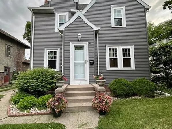 1324 S 2nd St, Aberdeen, SD 57401