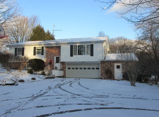 768 N Neshannock Rd, Hermitage, PA 16148