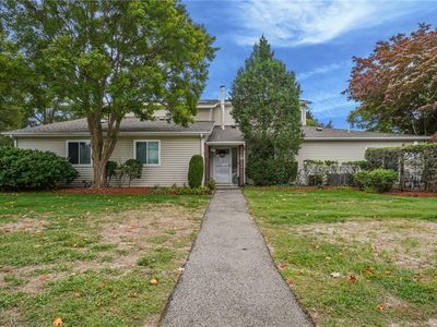 995 Williamsburg Cir, Warwick, RI, 02886