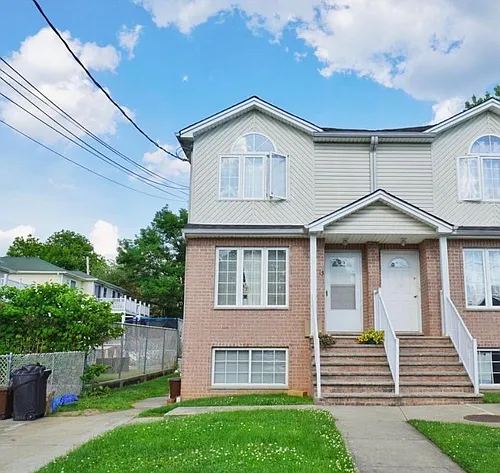 13 Mann Ave Photo 1