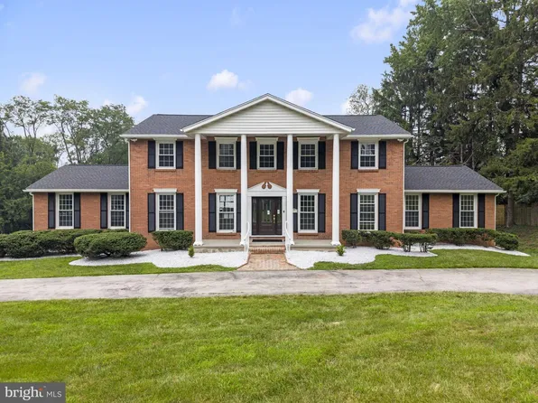 1215 Club House Rd, Gladwyne, PA 19035