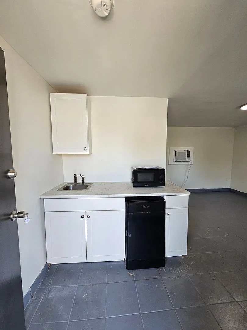 2322 Two Notch Road — Photo 3