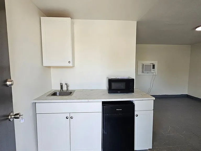 2322 Two Notch Rd — Photo 8