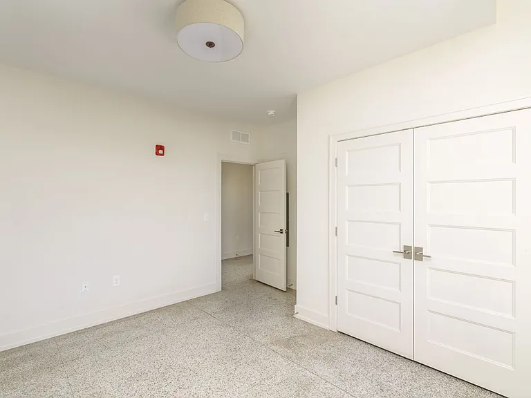 875 Michigan Ave — Photo 41