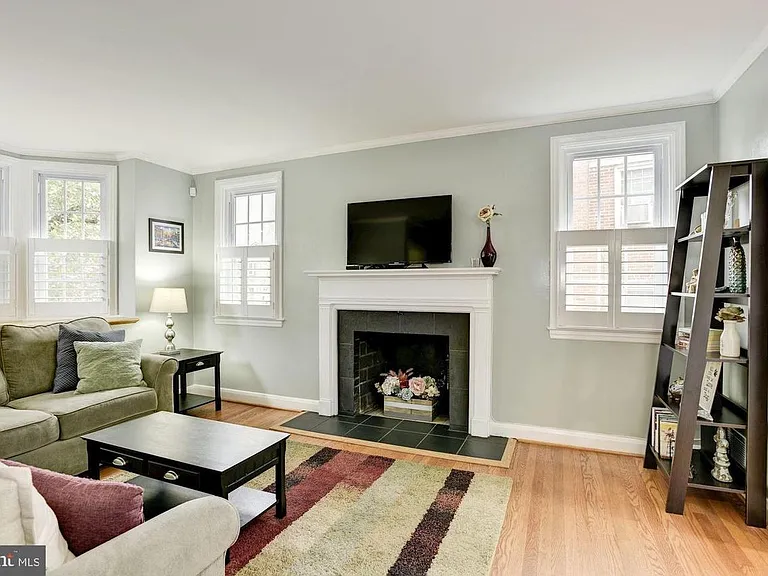 214 Blenheim Rd #214 — Photo 3