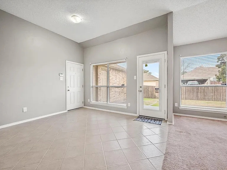 7700 Glenoaks Dr — Photo 13