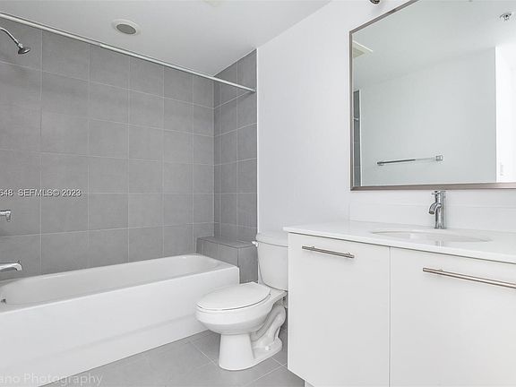 5th image of 92 SW 3rd St #1304