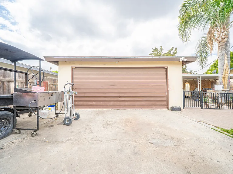 3520 Planz Rd — Photo 17