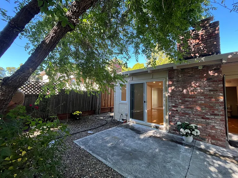 1594 Morgan Ln #A — Photo 20