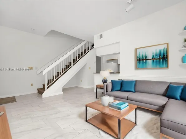 18332 NW 68th Ave APT C, Hialeah, FL 33015