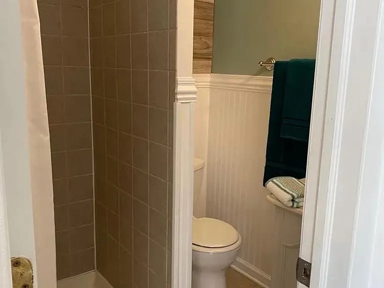9411 Monmouth Ave #3 — Photo 8