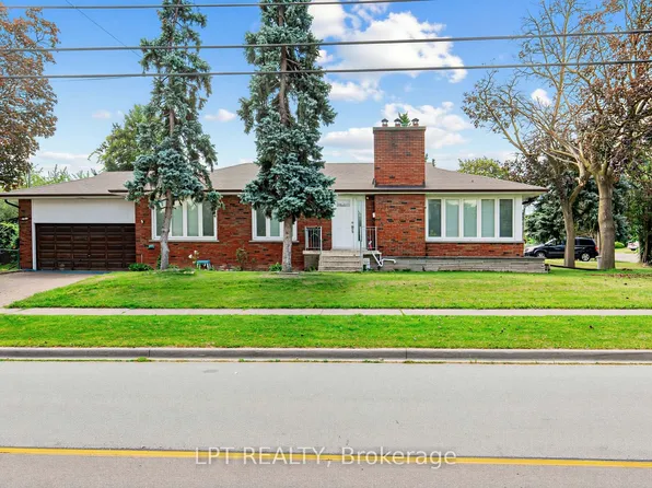 27 Kingsview Blvd, Toronto, ON M9R 1T5