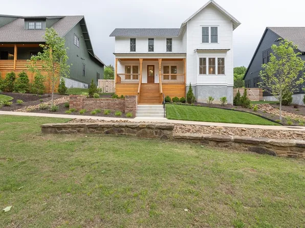 1738 W Markham Rd, Fayetteville, AR 72701