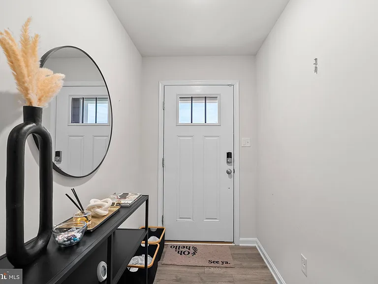 9715 Summerton Dr — Photo 6