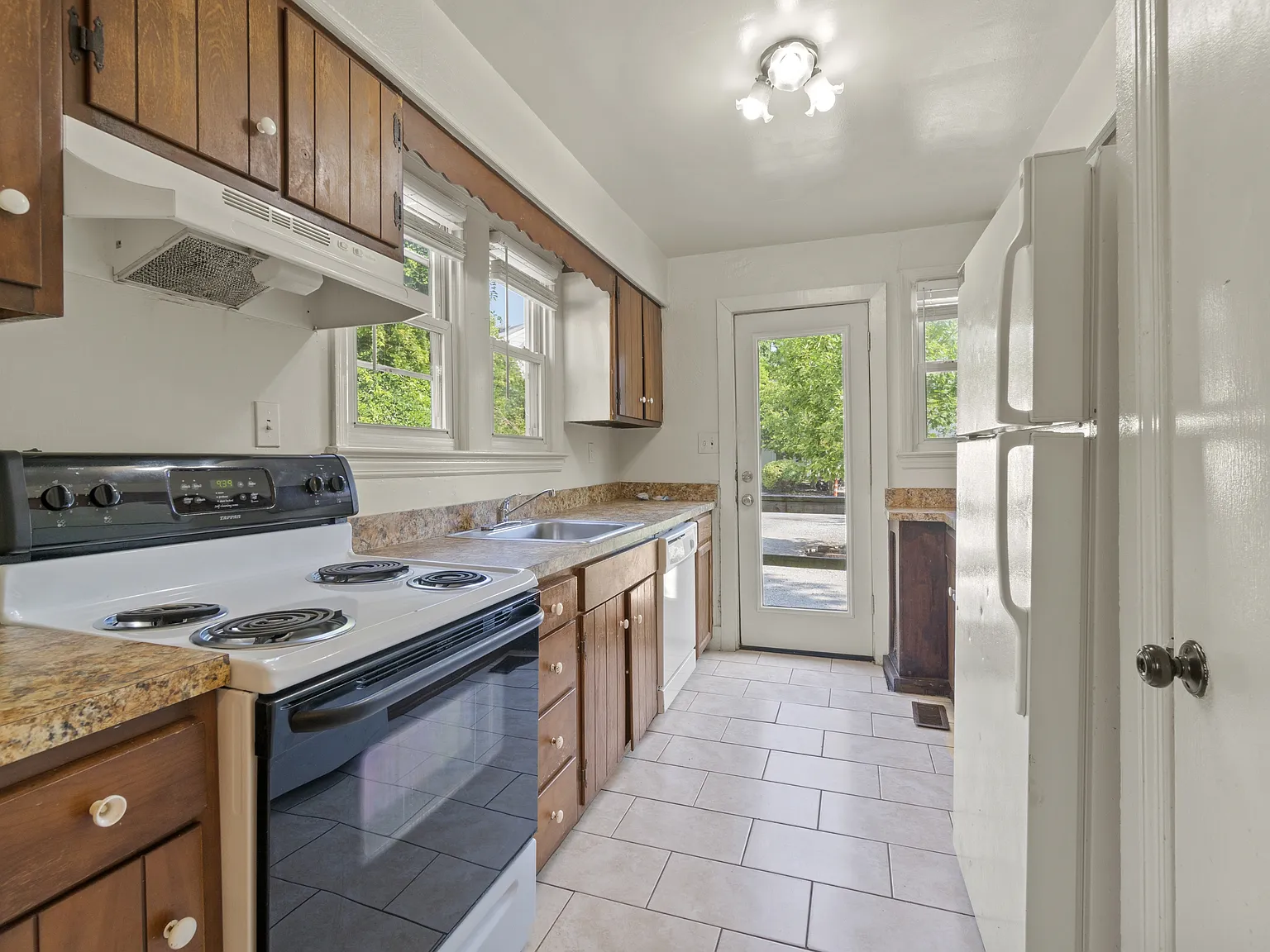 4610 Calvert Road - 1 — Photo 4