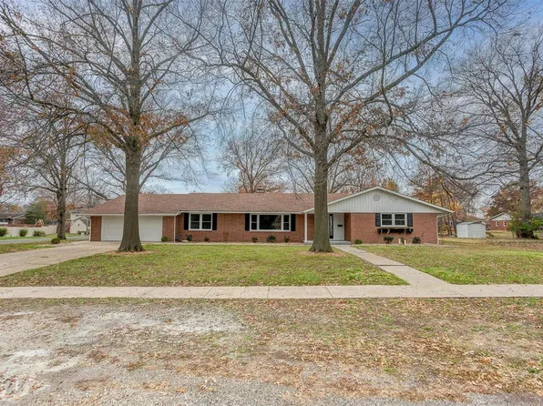 339 N Franklin St, Staunton, IL 62088
