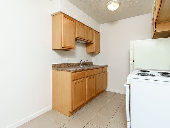 4th image of 4964 E Lincoln St APT 216