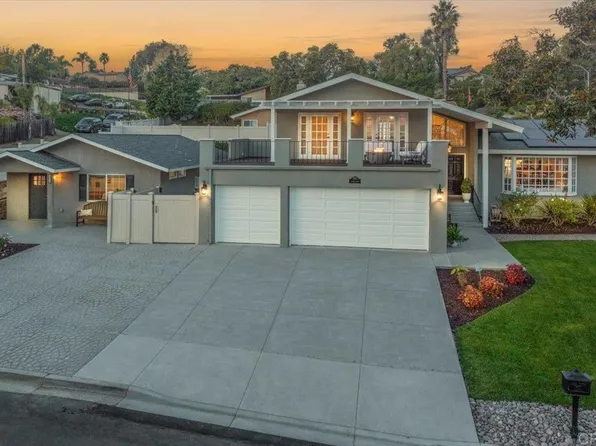 1912 Laurel Rd, Oceanside, CA 92054