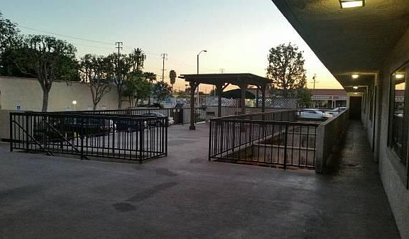 Deck for entertaining with BBQ