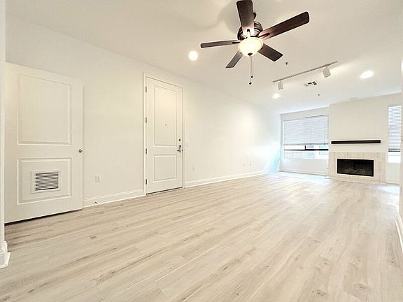 5th image of 6938 Laurel Canyon Blvd Unit 306