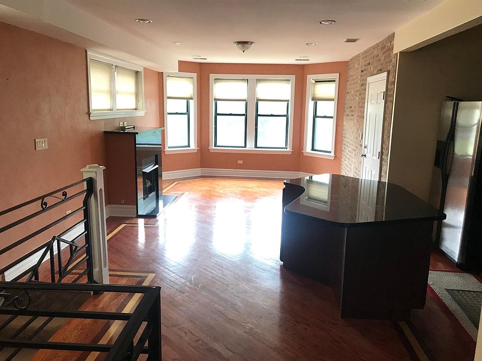 1st image of 6610 S Kenwood Ave #102
