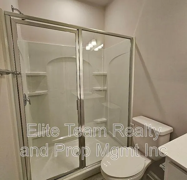 3108 Cheyney Park Dr — Photo 35