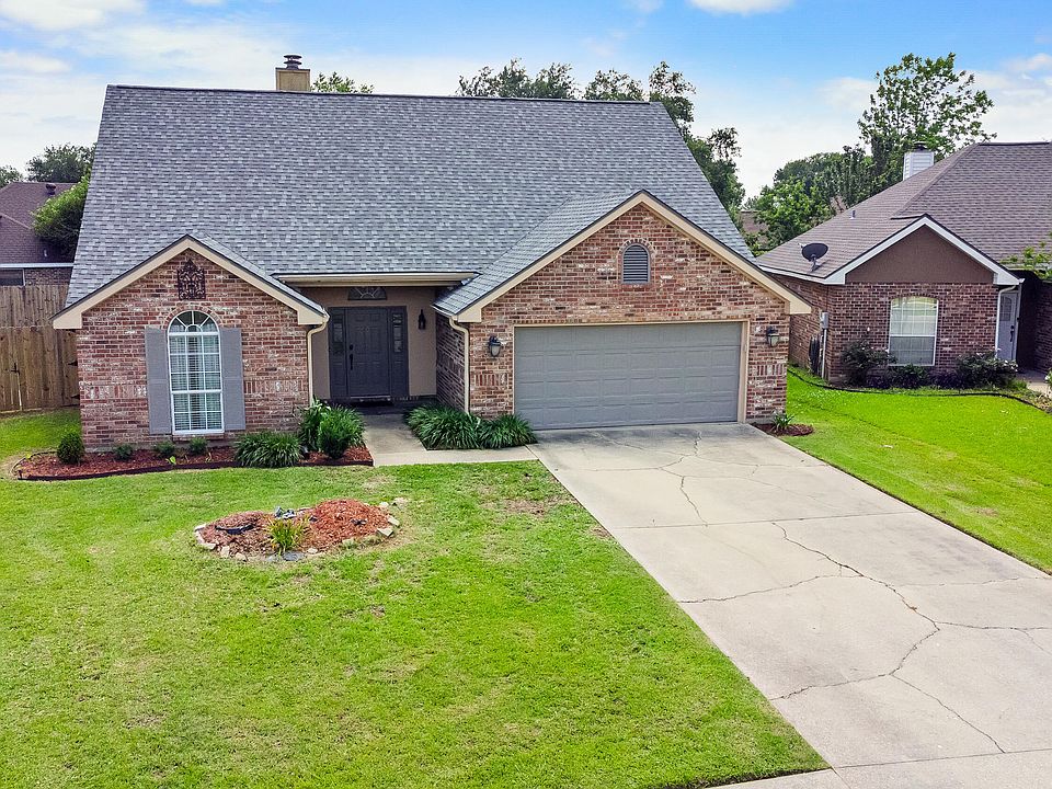 1st image of 204 Cricklade Ct