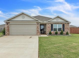 1003 N Trappers Court Way, Mustang, OK 73064
