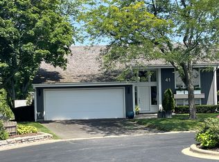 41 Briarwood S, Oak Brook, IL