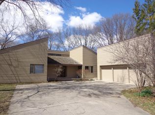 221 Trail Ridge Rd, Ames, IA 50014