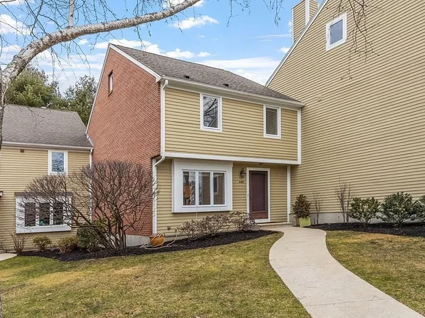 405 Lewis O Gray Dr, Saugus, MA 01906