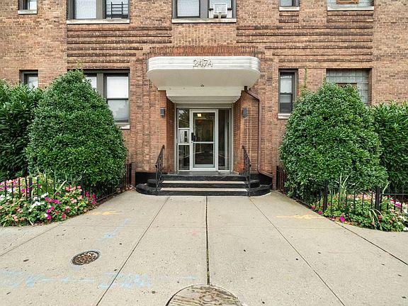 3rd image of 2474 Kennedy Blvd APT 4D