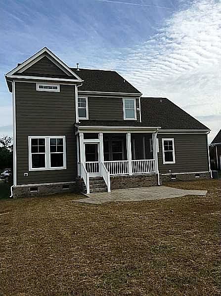 2nd image of 1915 Governors Pointe Dr