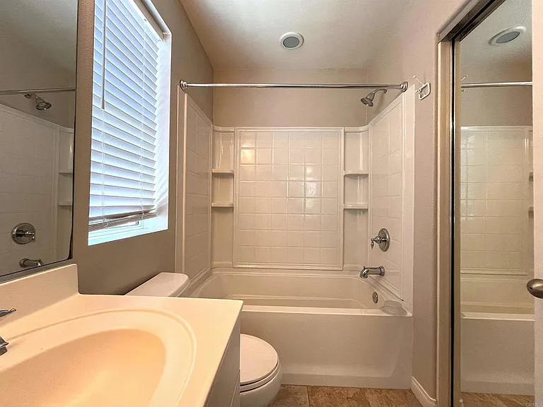 820 Harbor Cliff Way #260 — Photo 24