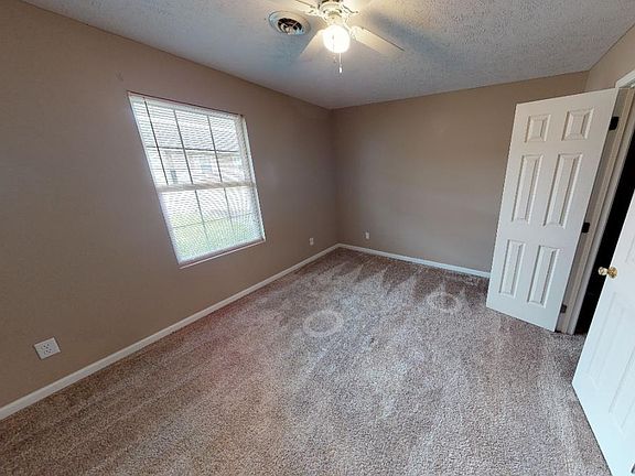 4th image of 214 Wild Rose Ln