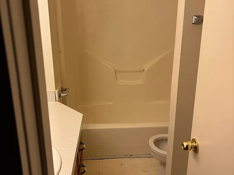 204 S Maple St #204 — Photo 8