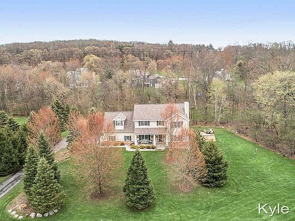 3rd image of 2930 Cooks Creek Dr NE