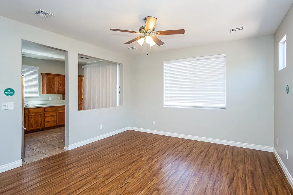 3 bed, 2.5 bath, 1510 sqft, $3,740 — Photo 4