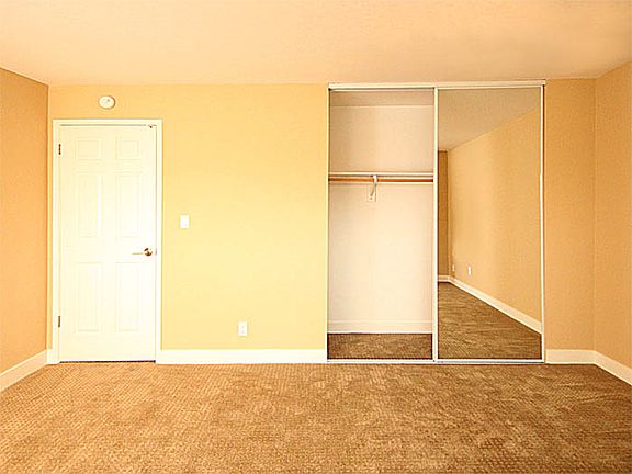 4th image of 679 Towle Way
