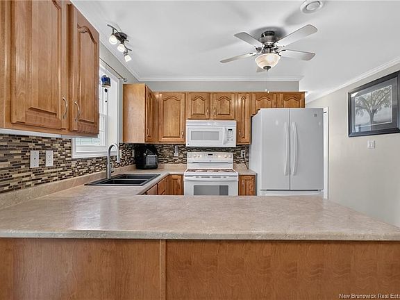 2nd image of 23 Hemmingway Ln