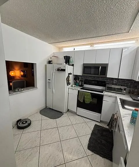 9300 SW 8th St #305 — Photo 7