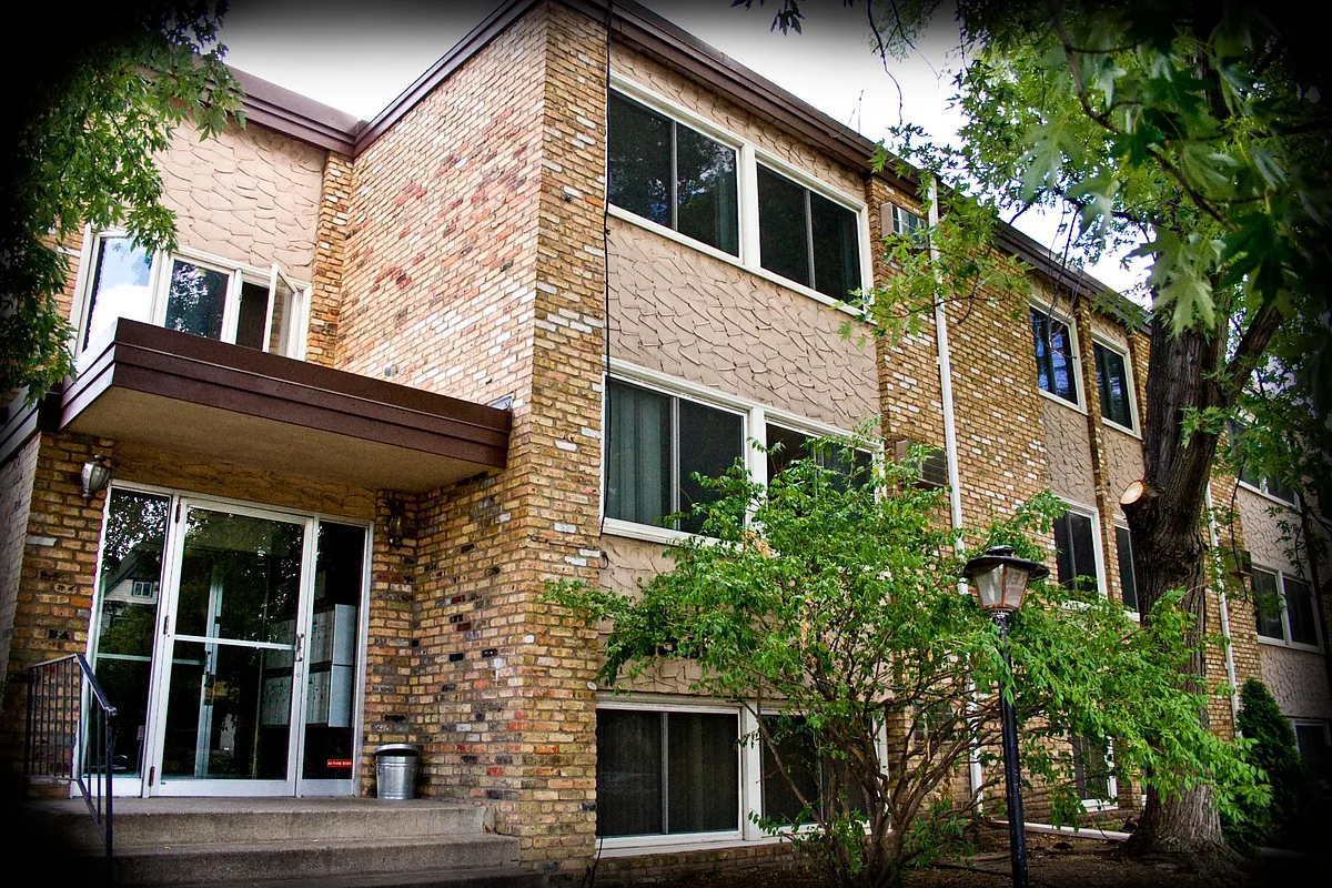 Building Photo - 2536 Lyndale Ave S