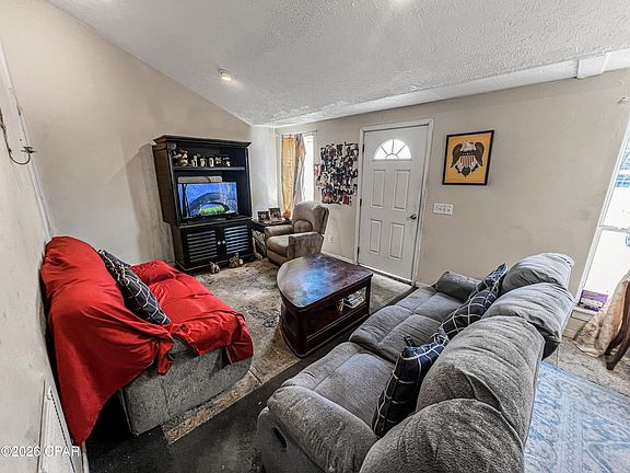 3rd image of 908 Kraft Ave