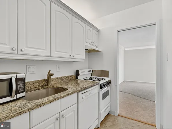 4515 Willard Ave APT 2320S, Chevy Chase, MD 20815