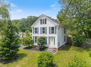 218 Middle Rd, Falmouth, ME 04105